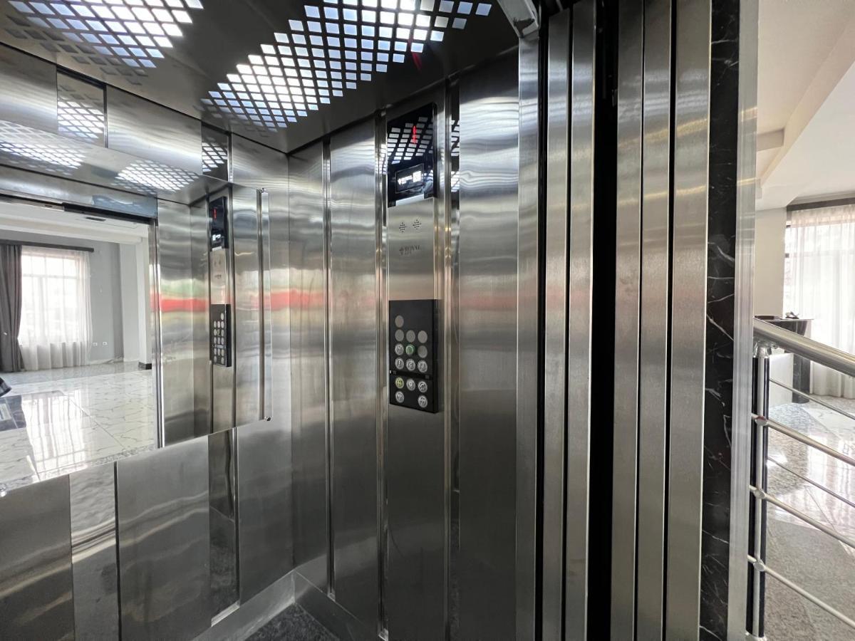 Rp Hotel Ереван Екстериор снимка