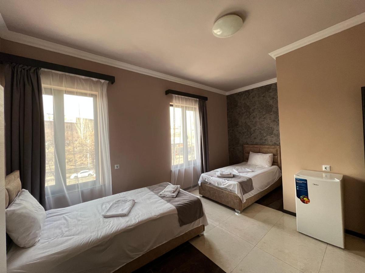 Rp Hotel Ереван Екстериор снимка