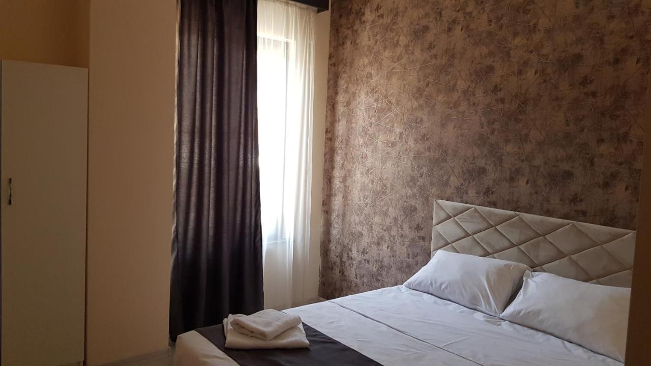 Rp Hotel Ереван Екстериор снимка